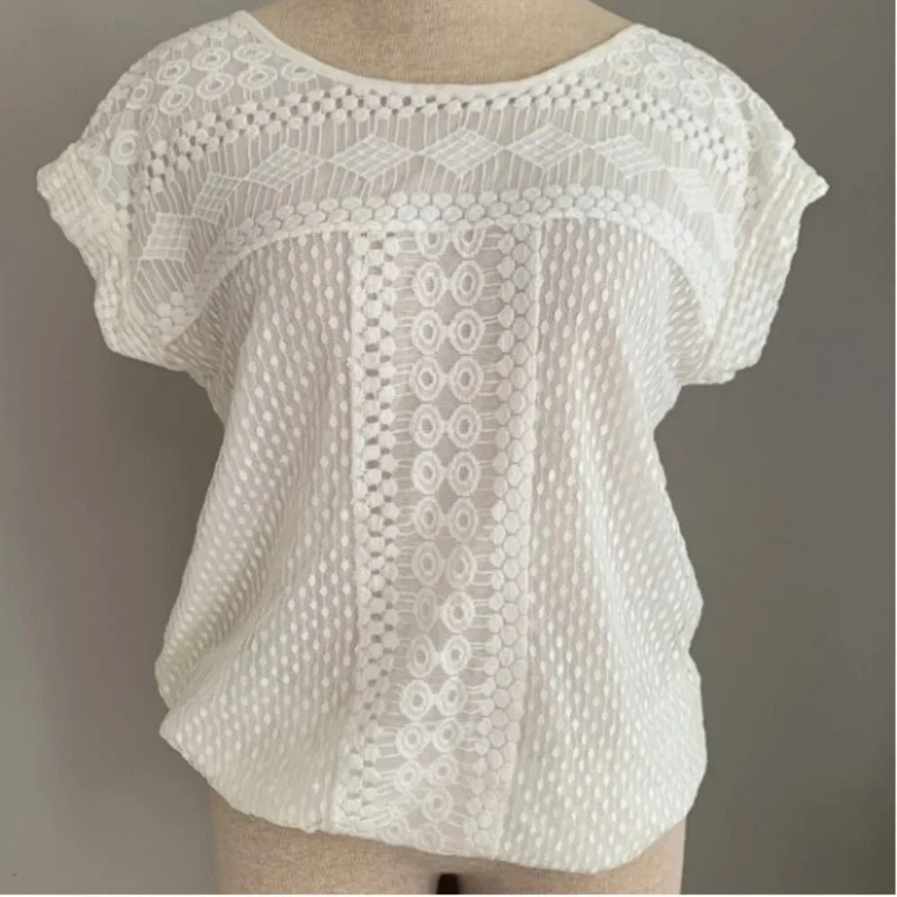 Max Studio Embroidered Accents Short Sleeve Cream Colored Top Size Medium - Picture 4 of 11